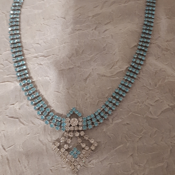 Jewelry - Picture 4 of 4